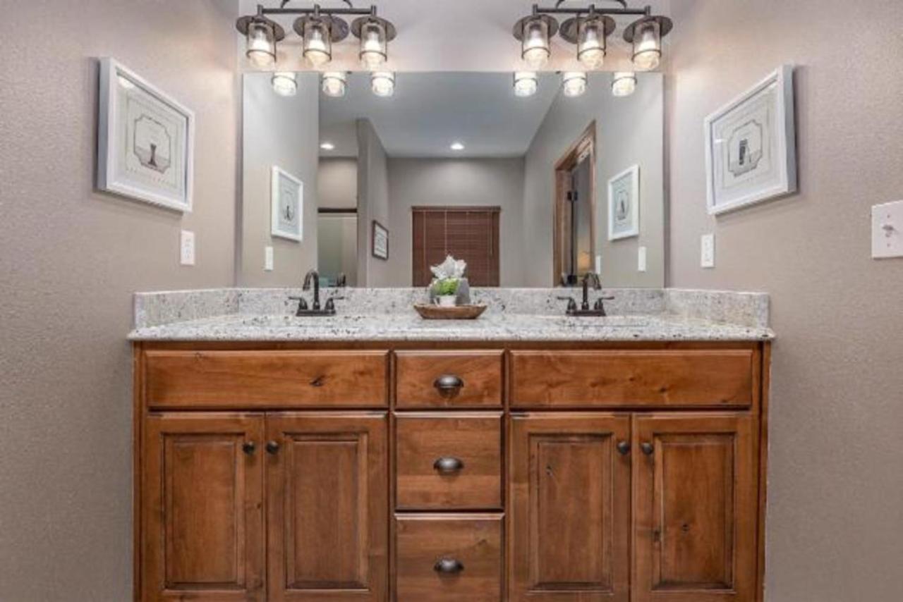 Premier Retreat With Hot Tub, Theater & Pool Table Villa Hollister Exterior photo
